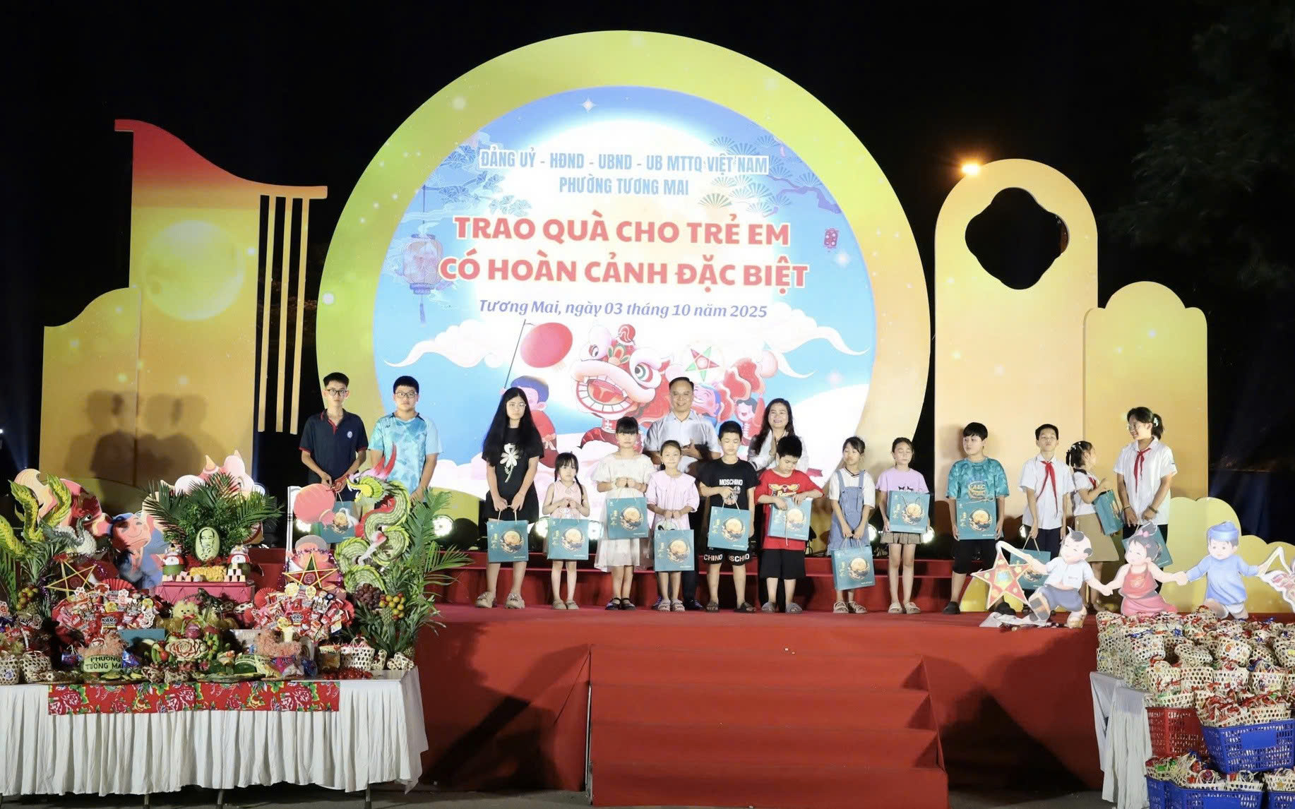 Phường Tương Mai rộn ràng Đêm hội Trăng rằm 2025, lan tỏa niềm vui và tinh thần gắn kết cộng đồng
