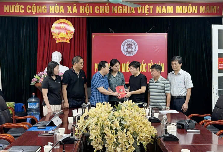 Chủ tịch Ủy ban MTTQ Việt Nam thành phố Hà Nội thăm hỏi, hỗ trợ gia đình nạn nhân vụ cháy tại phố Kim Hoa