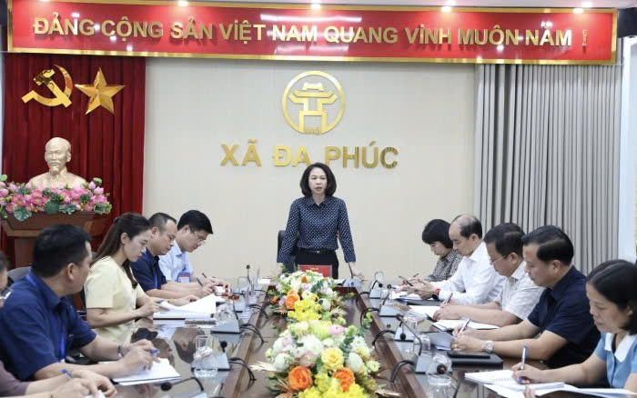 Tập trung vệ sinh môi trường, kiểm soát dịch bệnh sau mưa lũ tại xã Đa Phúc