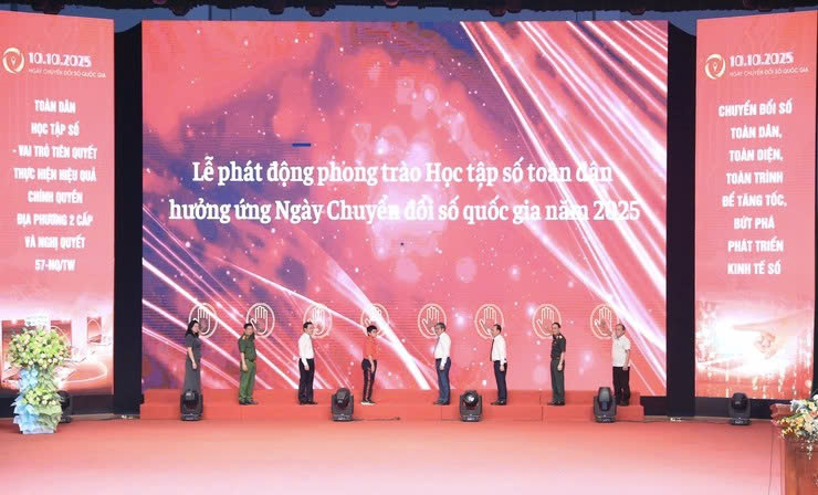 Hà Nội phát động phong trào “Học tập số toàn dân”, lan tỏa tinh thần bình dân học vụ trong kỷ nguyên số