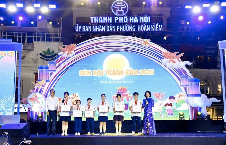 Phường Hoàn Kiếm rực rỡ Đêm hội Trăng rằm 2025: Kết nối ký ức Trung thu phố cổ với nhịp sống sáng tạo đương đại