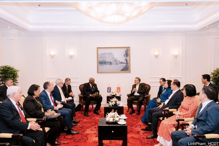 Chủ tịch UBND thành phố Hà Nội tiếp Chủ tịch Quốc hội Cuba và Đoàn đại biểu Quốc hội Cuba