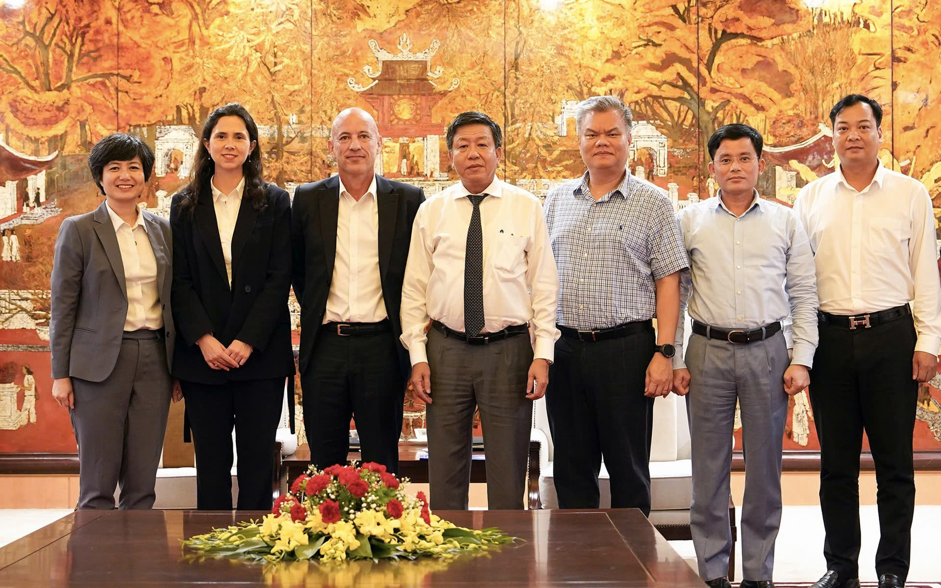 Hà Nội thúc đẩy hợp tác với Ngân hàng Đầu tư cơ sở hạ tầng châu Á trong phát triển hạ tầng giao thông chiến lược