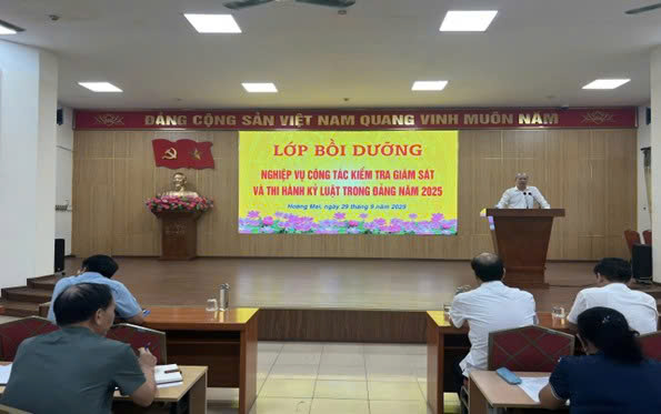 Bồi dưỡng nghiệp vụ kiểm tra, giám sát, thi hành kỷ luật Đảng cho cán bộ cơ sở khu vực Hoàng Mai