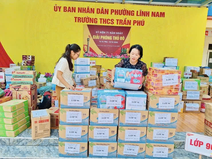Phường Lĩnh Nam lan tỏa nghĩa tình, kịp thời sẻ chia với các trường vùng lũ