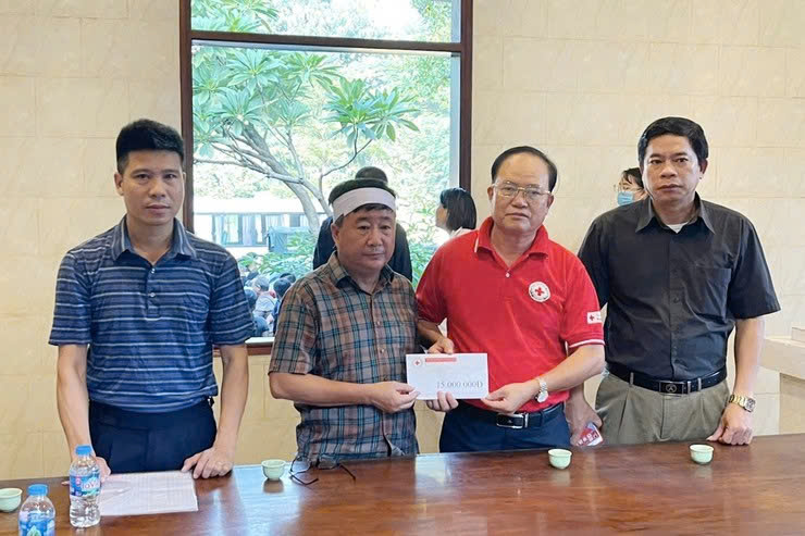 Hội Chữ thập đỏ thành phố Hà Nội kịp thời hỗ trợ gia đình nạn nhân vụ cháy tại phường Văn Miếu - Quốc Tử Giám