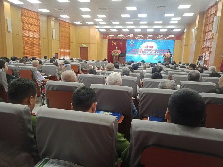 Phường Bạch Mai lan tỏa “bình dân học vụ số”, tăng cường kỹ năng phòng, chống lừa đảo trên không gian mạng