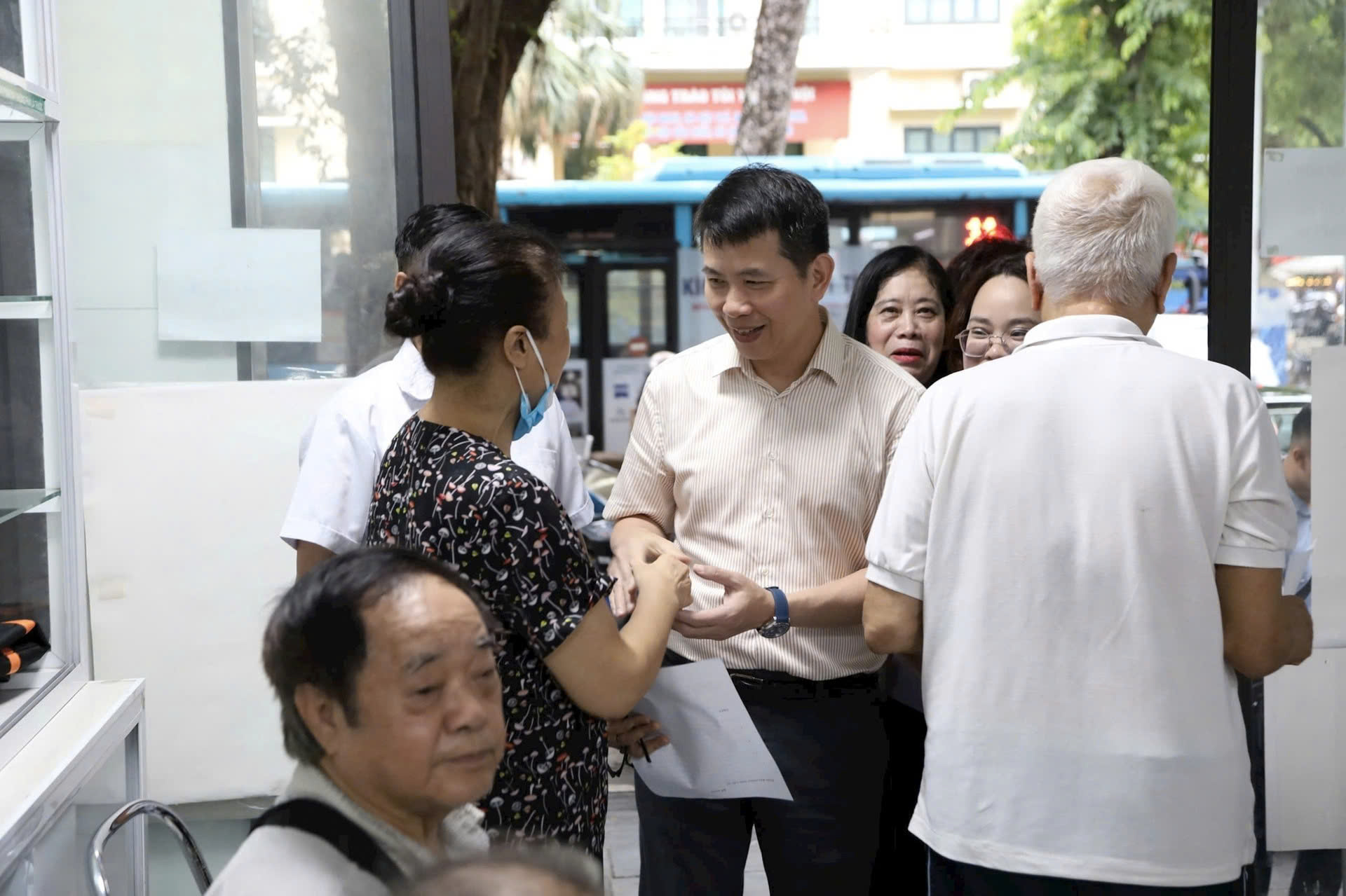Phường Cửa Nam khởi động chương trình khám sức khỏe định kỳ cho người cao tuổi
