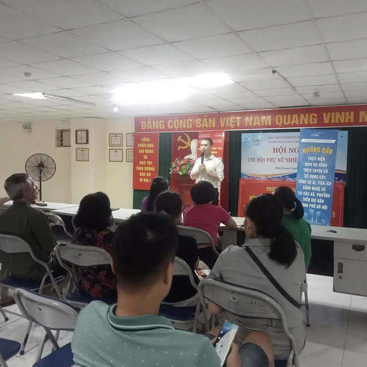 Phường Hoàng Liệt đẩy mạnh “Bình dân học vụ số”, phổ cập kỹ năng số tới từng tổ dân phố