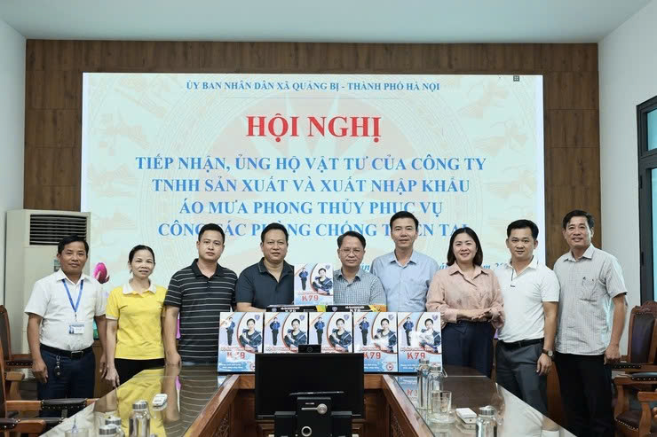 Xã Quảng Bị tiếp nhận ủng hộ vật tư phòng, chống thiên tai từ doanh nghiệp địa phương