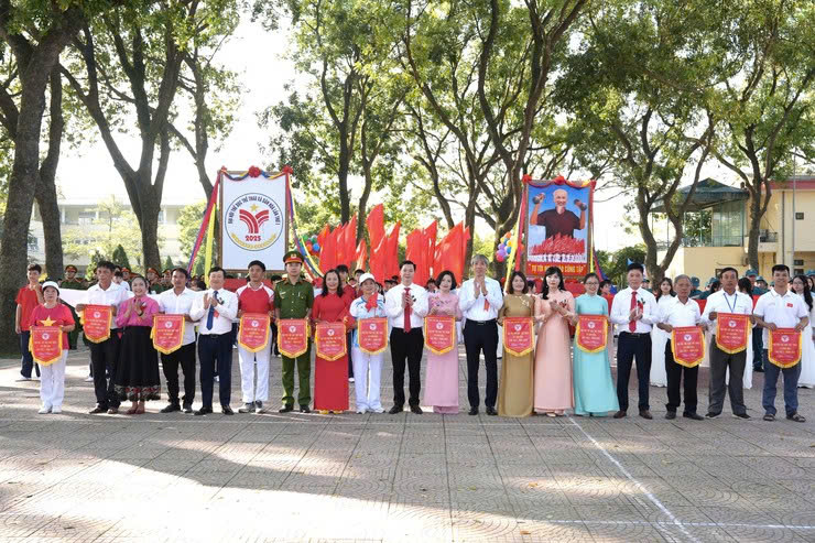 Xã Dân Hòa tưng bừng khai mạc Đại hội Thể dục Thể thao lần thứ I năm 2025