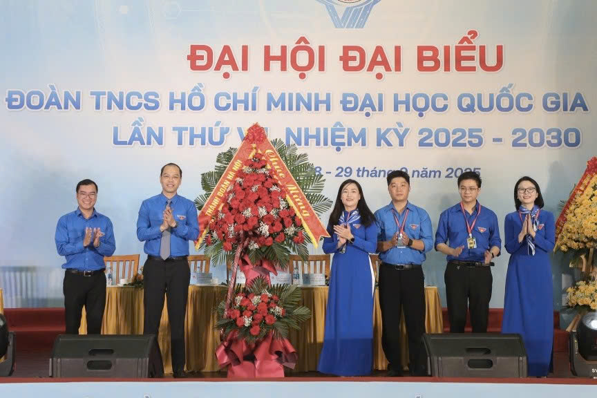 Tuổi trẻ Đại học Quốc gia Hà Nội khẳng định vai trò tiên phong trong chuyển đổi số và hội nhập quốc tế