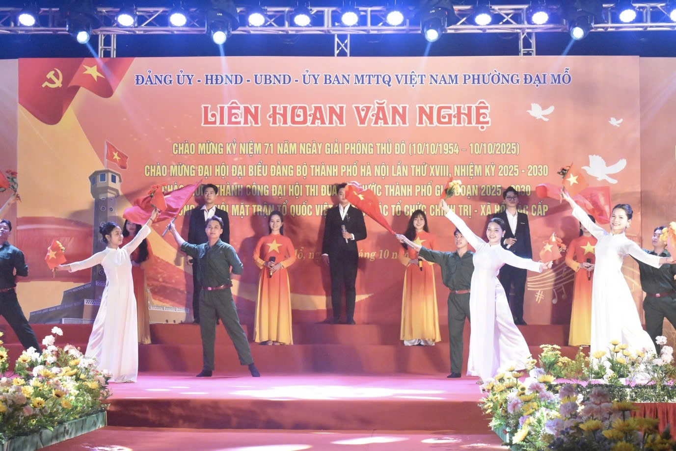 Phường Đại Mỗ rực rỡ liên hoan nghệ thuật quần chúng chào mừng Ngày Giải phóng Thủ đô