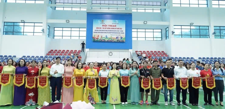 Phường Chương Mỹ sôi nổi Hội thao chào mừng 95 năm Ngày thành lập Hội Nông dân và Hội Liên hiệp Phụ nữ Việt Nam