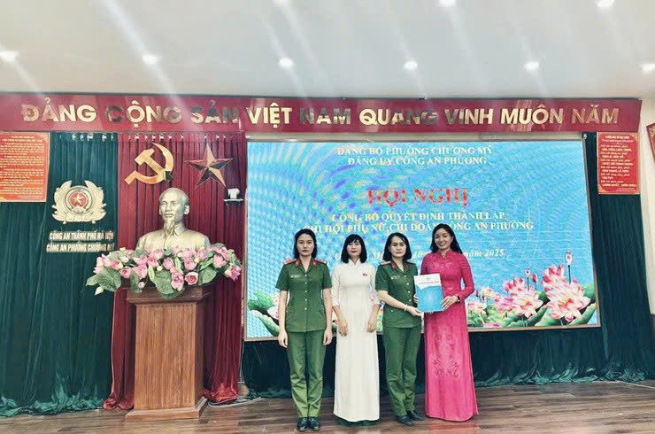 Công an phường Chương Mỹ thành lập Chi đoàn Thanh niên và Chi hội Phụ nữ, lan tỏa khí thế thi đua chào mừng Ngày Giải phóng Thủ đô