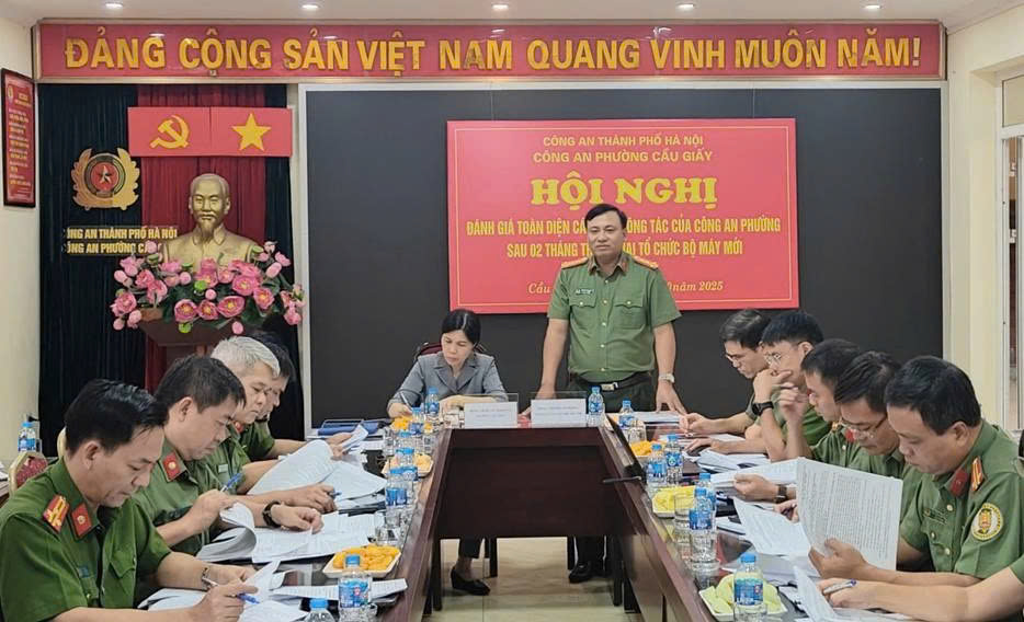 Công an thành phố Hà Nội kiểm tra, đánh giá Công an phường Ô Chợ Dừa và Cầu Giấy sau ba tháng vận hành mô hình mới