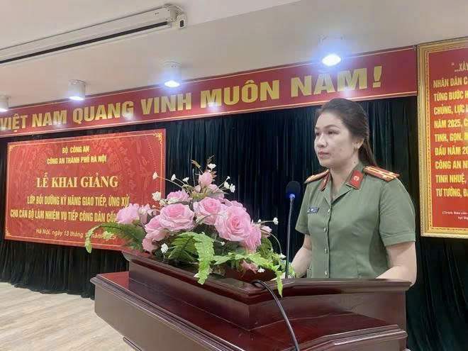 Công an Thủ đô bồi dưỡng kỹ năng giao tiếp, ứng xử cho lực lượng trực tiếp tiếp công dân