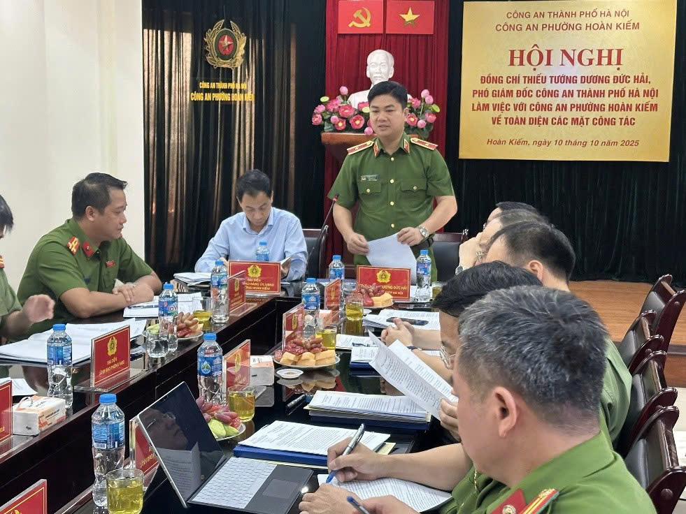 Công an phường Hoàn Kiếm đẩy mạnh chuyển đổi số trong quản lý, điều hành, đáp ứng yêu cầu nhiệm vụ trong giai đoạn mới