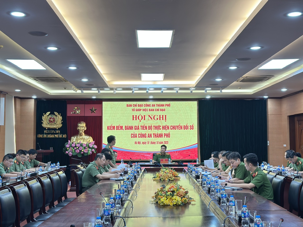 Công an thành phố Hà Nội kiểm đếm tiến độ chuyển đổi số, siết chặt mốc hoàn thành từng hạng mục
