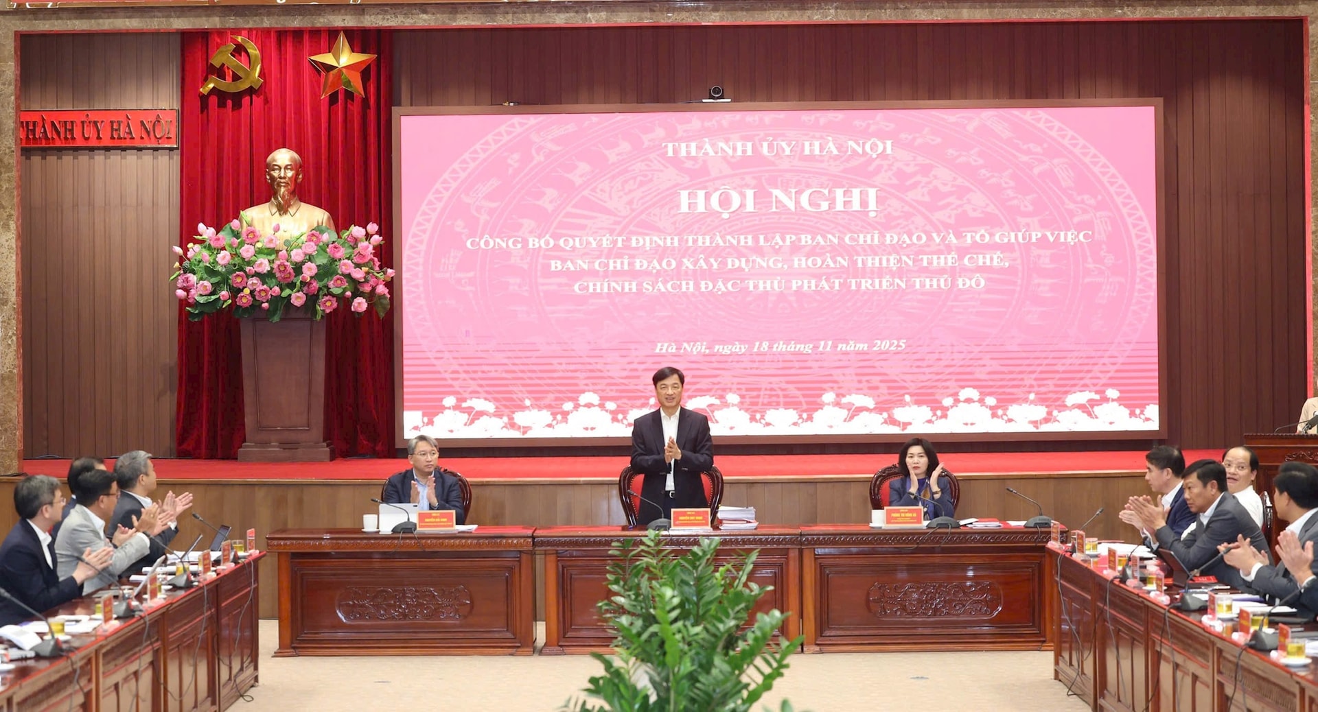 Tập trung hoàn thiện thể chế, chính sách đặc thù tạo động lực phát triển Thủ đô
