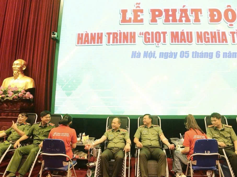 Hành trình “Giọt máu nghĩa tình” 2025: Dấu ấn nhân văn lan tỏa từ lực lượng Công an Thủ đô