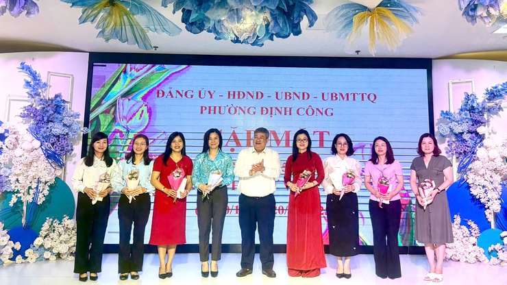 Phường Định Công trang trọng gặp mặt kỷ niệm 95 năm Ngày Phụ nữ Việt Nam, lan tỏa giá trị nhân văn và tinh thần cống hiến