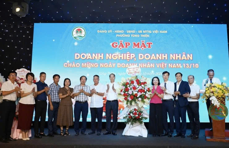 Phường Tùng Thiện gặp mặt doanh nghiệp, doanh nhân nhân Ngày Doanh nhân Việt Nam