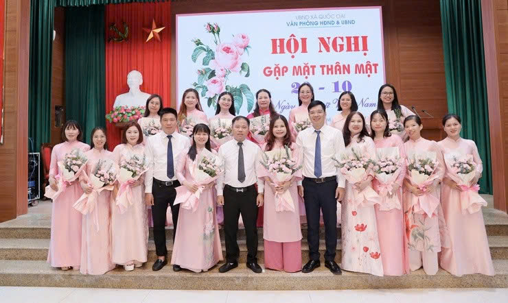 Văn phòng HĐND và UBND xã Quốc Oai gặp mặt kỷ niệm 95 năm Ngày thành lập Hội Liên hiệp Phụ nữ Việt Nam