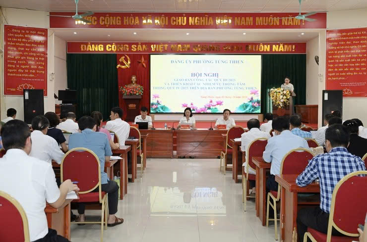 Phường Tùng Thiện đánh giá toàn diện kết quả quý III, tập trung triển khai nhiệm vụ trọng tâm quý IV-2025