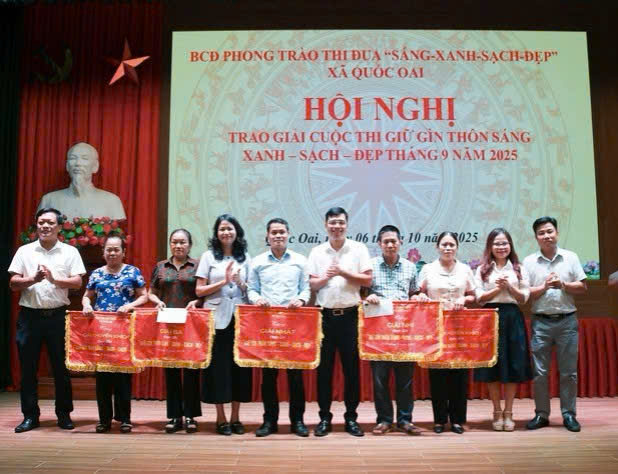 Xã Quốc Oai trao giải phong trào “Giữ gìn thôn sáng, xanh, sạch, đẹp, an toàn”, lan tỏa nếp sống văn minh nông thôn