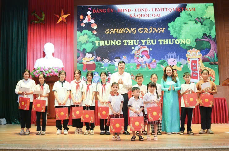 Xã Quốc Oai lan tỏa yêu thương, chăm lo Trung thu cho trẻ em có hoàn cảnh khó khăn