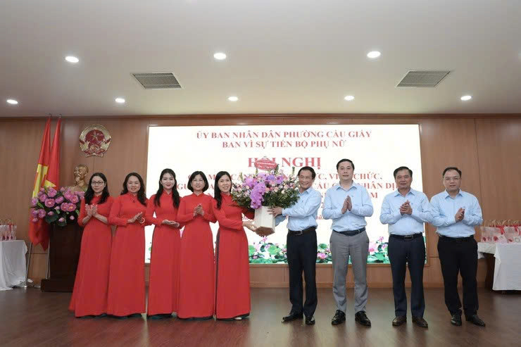 Phường Cầu Giấy gặp mặt nữ cán bộ, lan tỏa giá trị phụ nữ trong xây dựng chính quyền địa phương hai cấp