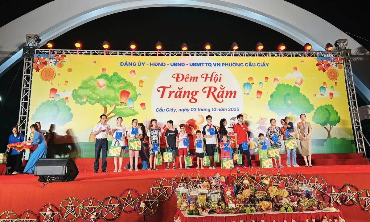 Phường Cầu Giấy rộn ràng Đêm hội Trăng rằm, lan tỏa yêu thương