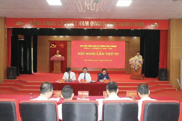 Ban Chấp hành Đảng bộ phường Xuân Phương thảo luận, thống nhất nhiệm vụ trọng tâm quý IV-2025