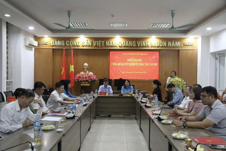 Phường Xuân Phương công bố quyết định thành lập Công đoàn, kiện toàn tổ chức đáp ứng yêu cầu giai đoạn mới