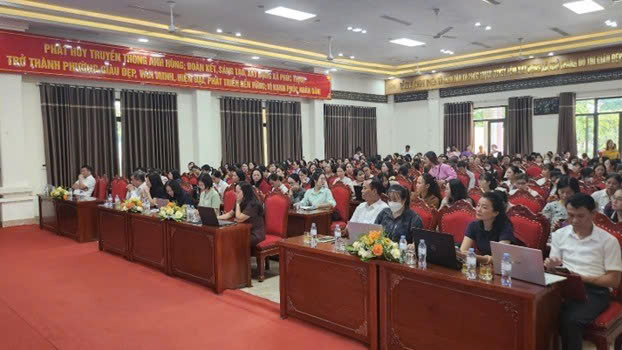 Xã Phúc Thịnh đẩy mạnh chuyển đổi số giáo dục, tập huấn AI cho đội ngũ cán bộ, giáo viên