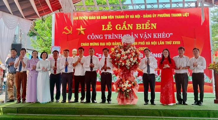 Phường Thanh Liệt gắn biển công trình “Dân vận khéo”, lan tỏa sức dân trong chỉnh trang đô thị