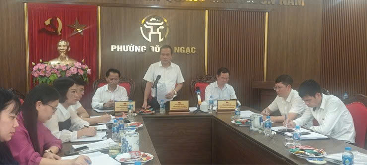 Lãnh đạo phường Đông Ngạc chỉ đạo khẩn trương các biện pháp ứng phó úng ngập do ảnh hưởng bão số 10