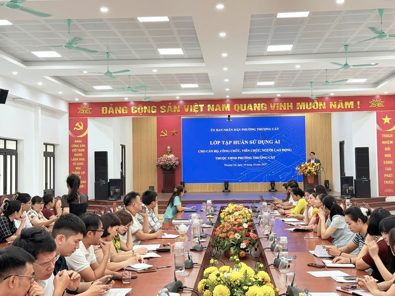 Phường Thượng Cát phát động phong trào “Học tập số toàn dân”, triển khai tập huấn AI phục vụ chuyển đổi số