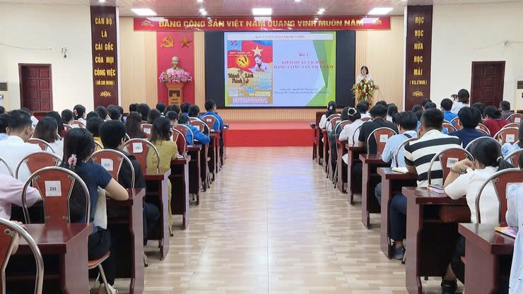 Thanh Trì khai giảng lớp bồi dưỡng nhận thức về Đảng khóa V năm 2025
