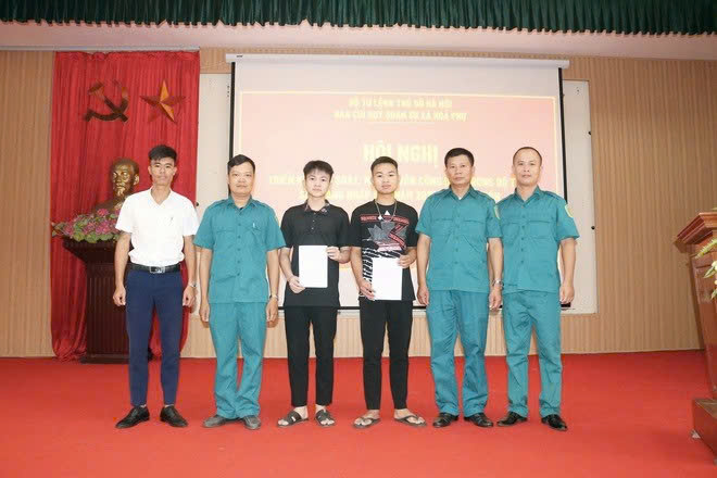 Thanh niên Hòa Phú viết đơn tình nguyện nhập ngũ, lan tỏa tinh thần trách nhiệm với Tổ quốc
