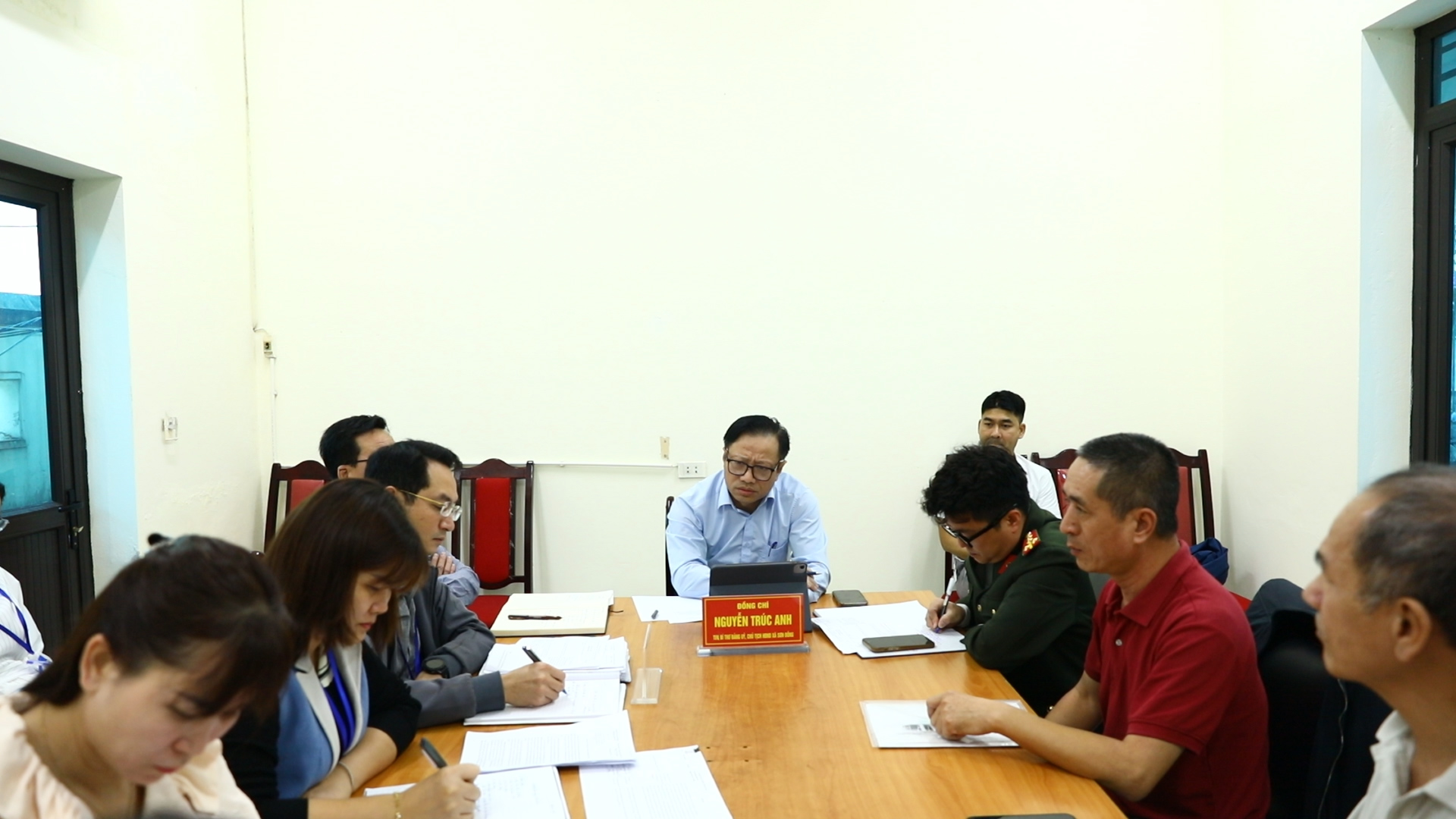 Bí thư Đảng ủy xã Sơn Đồng tiếp công dân, tập trung tháo gỡ vướng mắc về đất đai