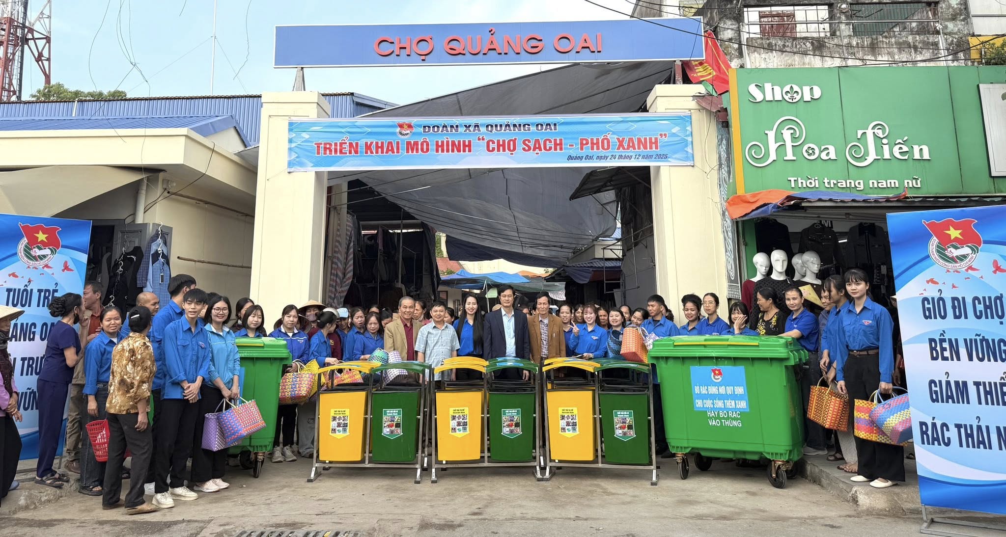 Tuổi trẻ Quảng Oai lan tỏa lối sống xanh với chương trình “Thùng rác thân thiện - Giỏ đi chợ bền vững”