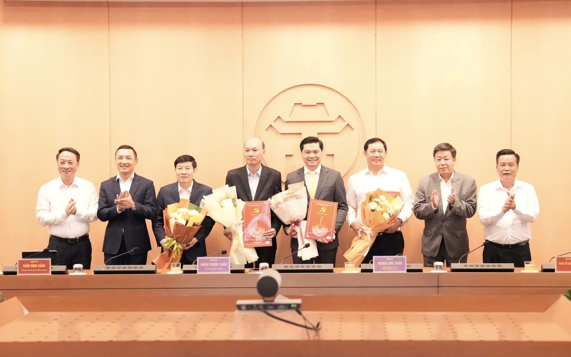 Đảng ủy UBND thành phố Hà Nội tiếp nhận 4 tổ chức Đảng, kiện toàn tổ chức trong mô hình chính quyền địa phương hai cấp