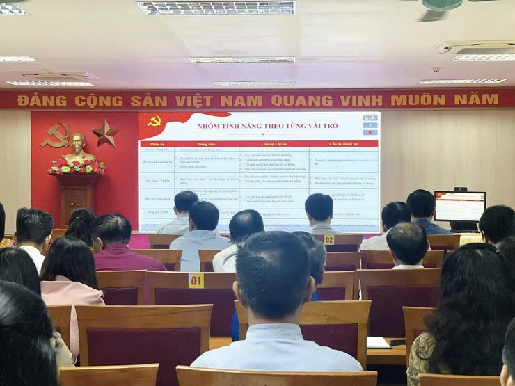 Phường Dương Nội tập huấn nghiệp vụ số hóa công tác Đảng, nâng cao hiệu quả thực hiện thủ tục hành chính