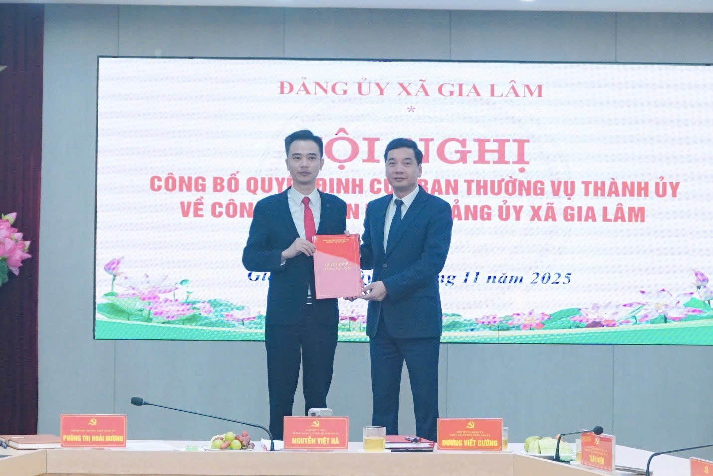 Đảng ủy xã Gia Lâm công bố quyết định chuẩn y nhân sự Ban Thường vụ nhiệm kỳ 2025-2030