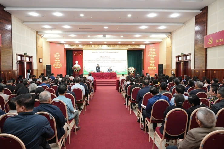Đối thoại thẳng thắn, trách nhiệm giữa người đứng đầu cấp ủy, chính quyền với nhân dân xã Phù Đổng