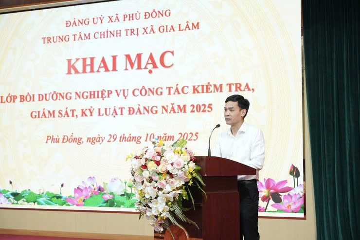 Xã Phú Đổng tổ chức tập huấn nghiệp vụ công tác kiểm tra, giám sát trong Đảng