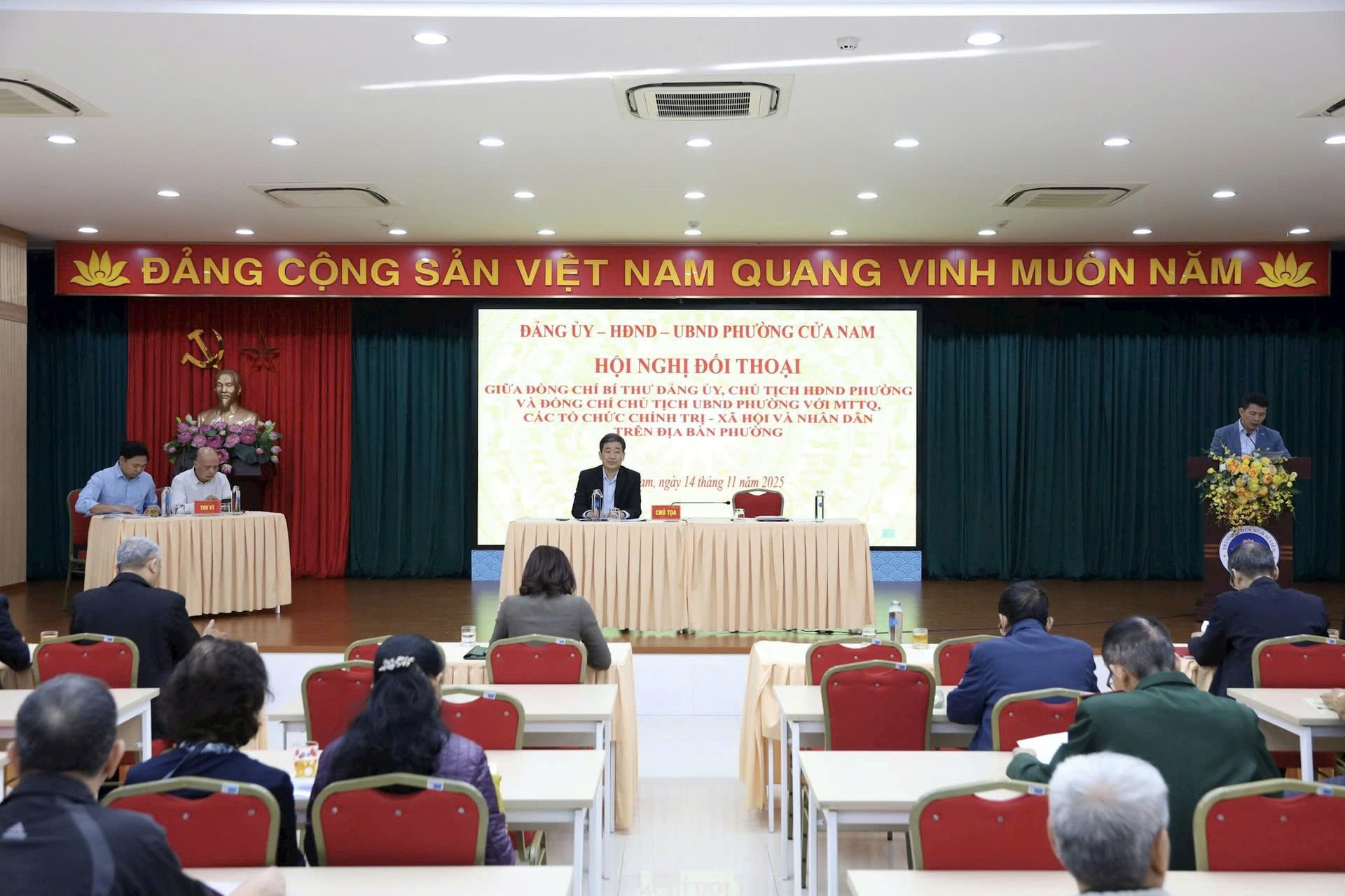 Phường Cửa Nam đối thoại trực tiếp với nhân dân, tăng cường kỷ cương, nâng cao hiệu lực quản lý đô thị