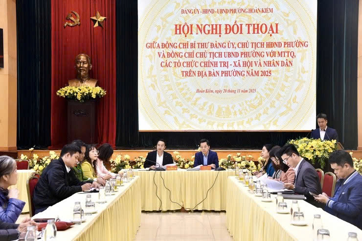 Hội nghị đối thoại giữa lãnh đạo phường Hoàn Kiếm với nhân dân năm 2025: Tăng cường đối thoại, nâng cao hiệu quả quản lý, phục vụ nhân dân